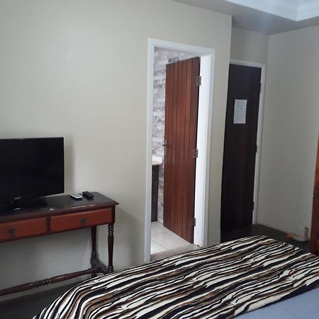 Ceu Do Mato - Hospedagem Domiciliar Dourados Zimmer foto